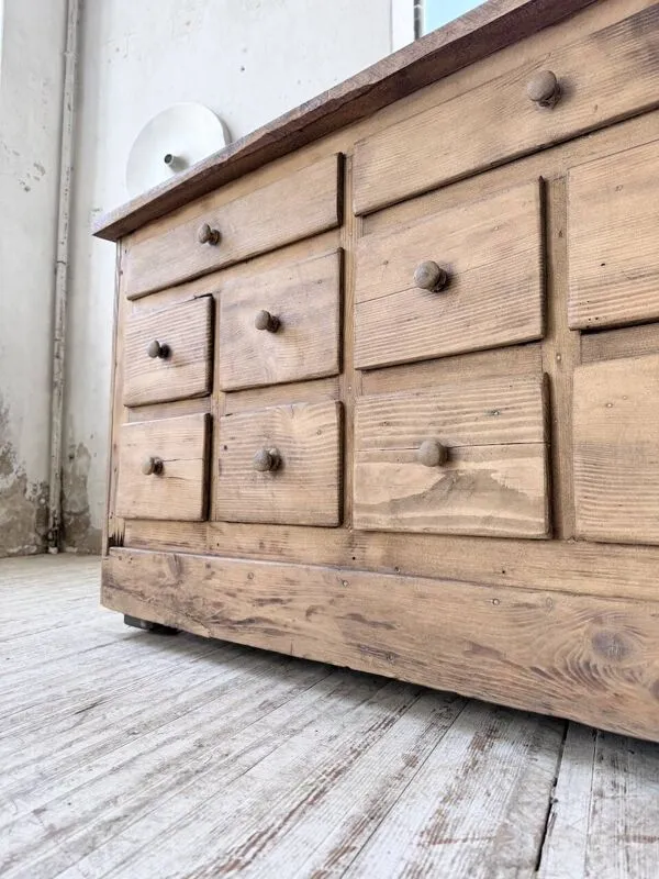 Illustration numéro 2 du produit Meuble de métier 1950 en pin