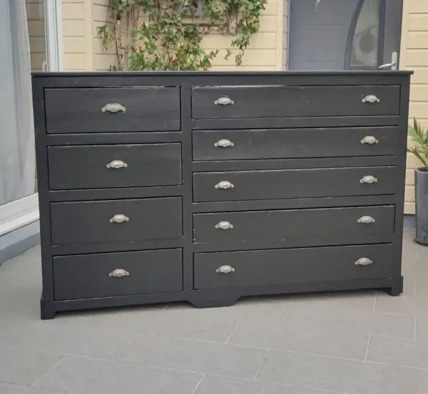 Illustration numéro 2 du produit Meuble de métier rénové