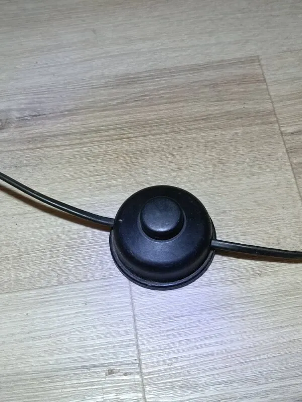 Illustration numéro 2 du produit Lampadaire en laiton par Jacques Adnet pour Valenti 1960