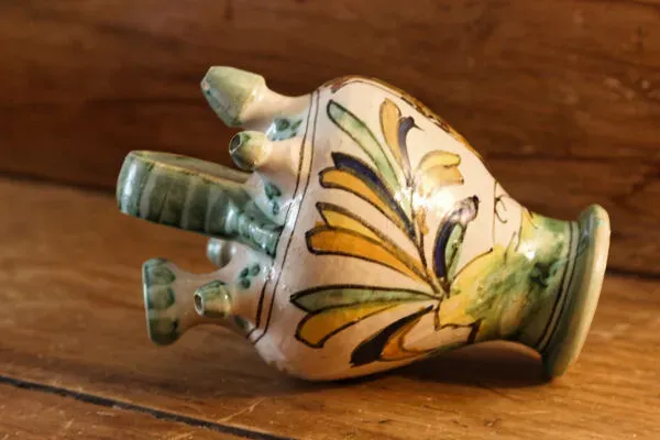 Illustration numéro 2 du produit Gargoulette en terre cuite vernissée