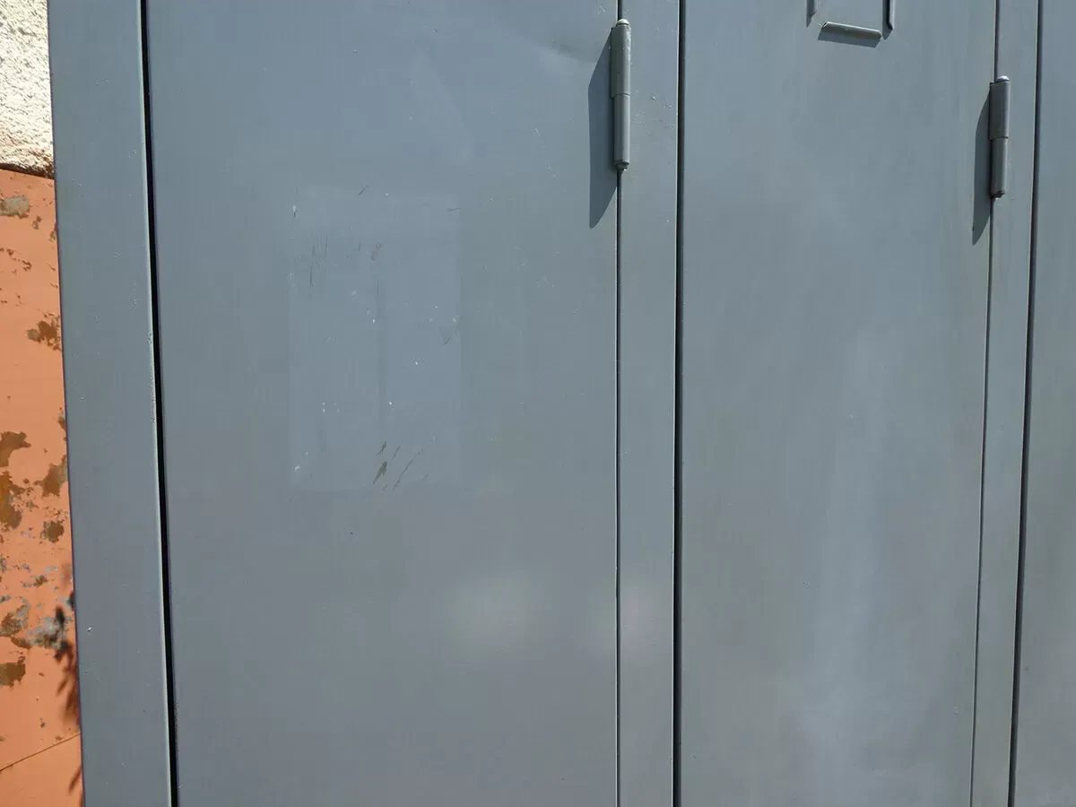 Illustration numéro 2 du produit Ancien vestiaire d’atelier 3 portes