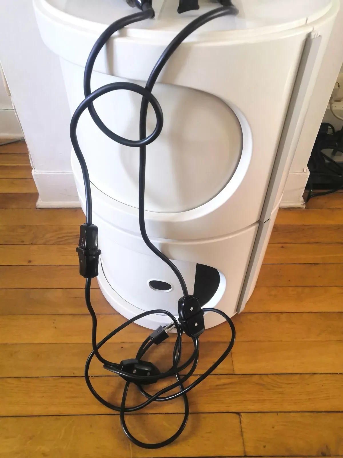 Illustration numéro 2 du produit Paire de lampes industrielles design années 60