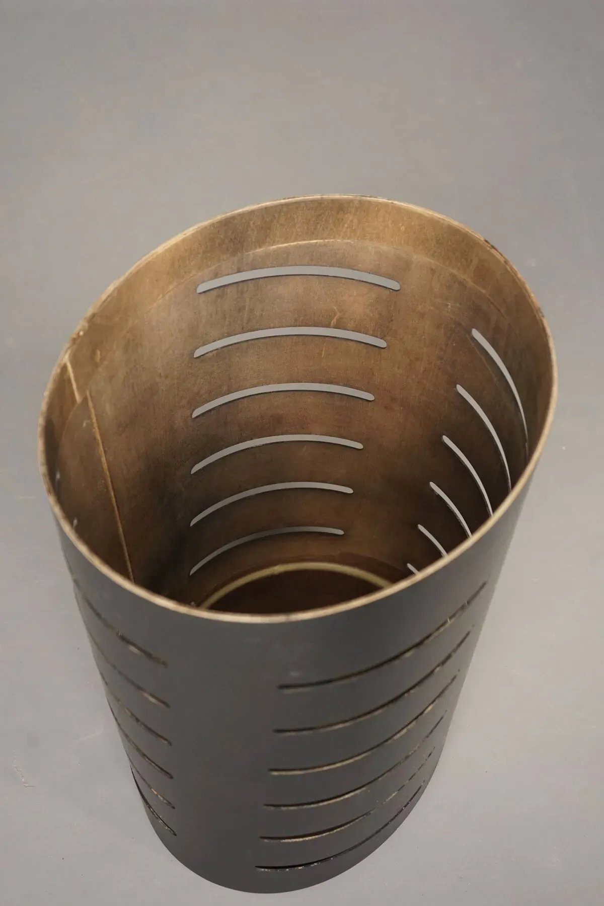 Illustration numéro 2 du produit Tabouret en contreplaqué TC de Ruud Jan Kokke pour Spectrum. Années 1980