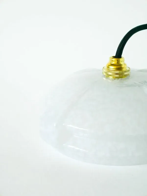 Illustration numéro 2 du produit Suspension Art Déco en verre de Clichy blanc, 1930