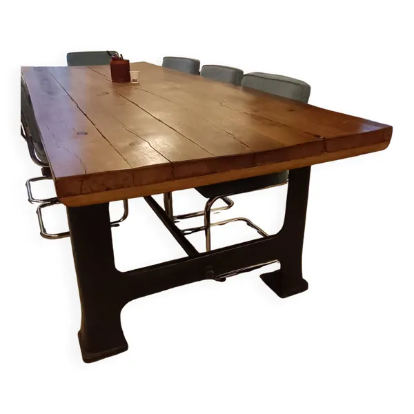 Illustration numéro 2 du produit Grande table industrielle