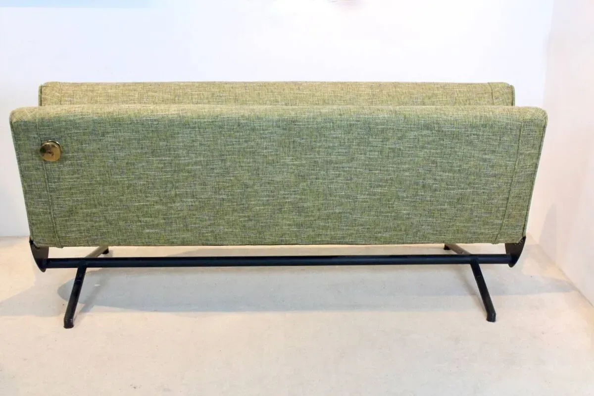 Illustration numéro 2 du produit Canapé-lit D70 par Osvaldo Borsani pour Tecno, 1954