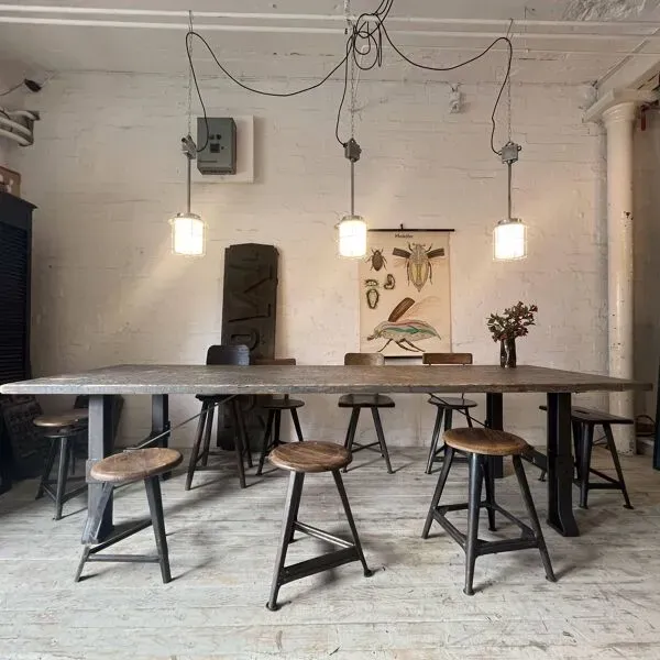 Illustration numéro 2 du produit Table industrielle « Werkbankplatte »