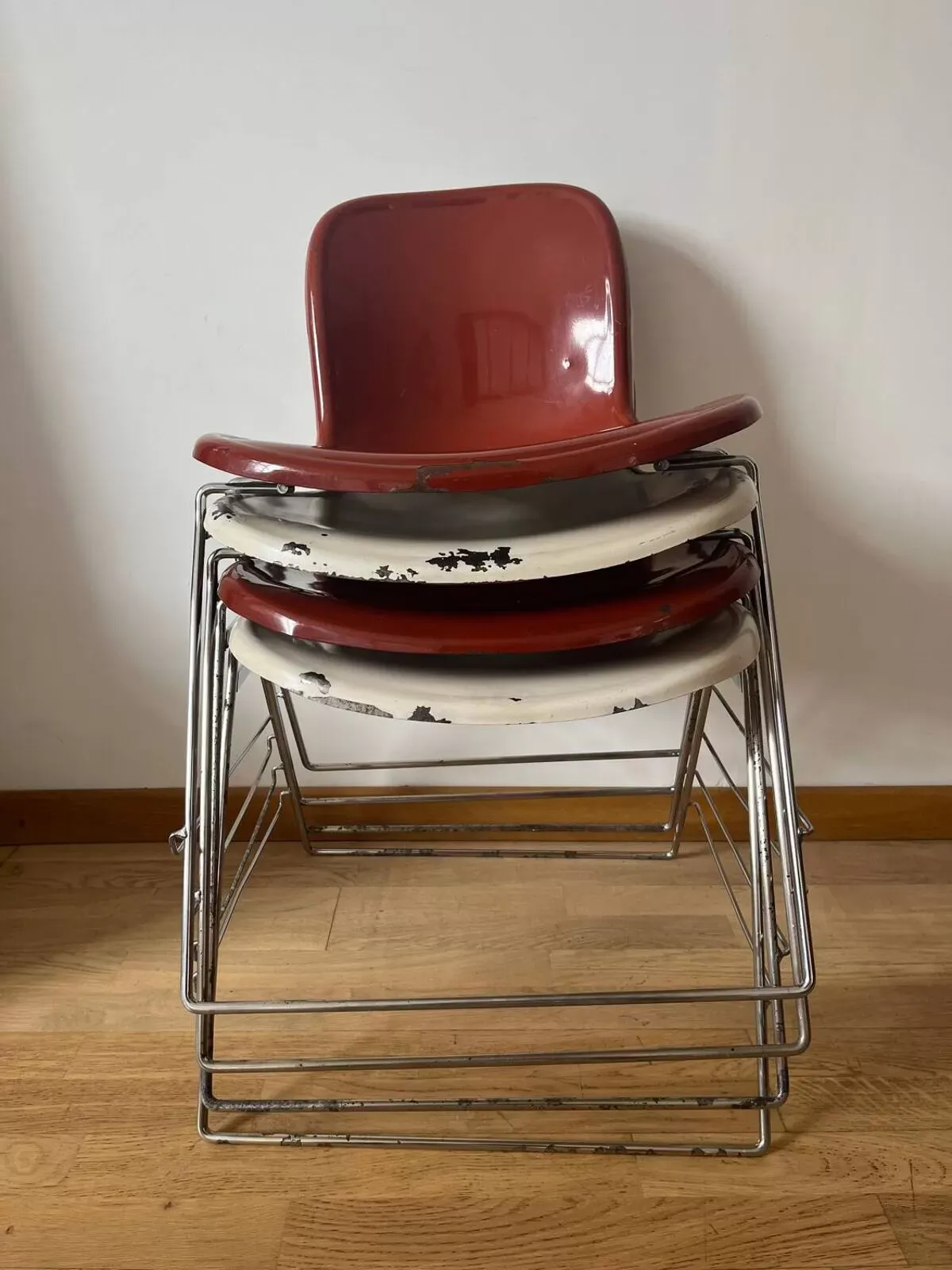 Illustration numéro 2 du produit 4 CHaiSeS - MaRC HeLD -  édition ''Créateurs'' 1970