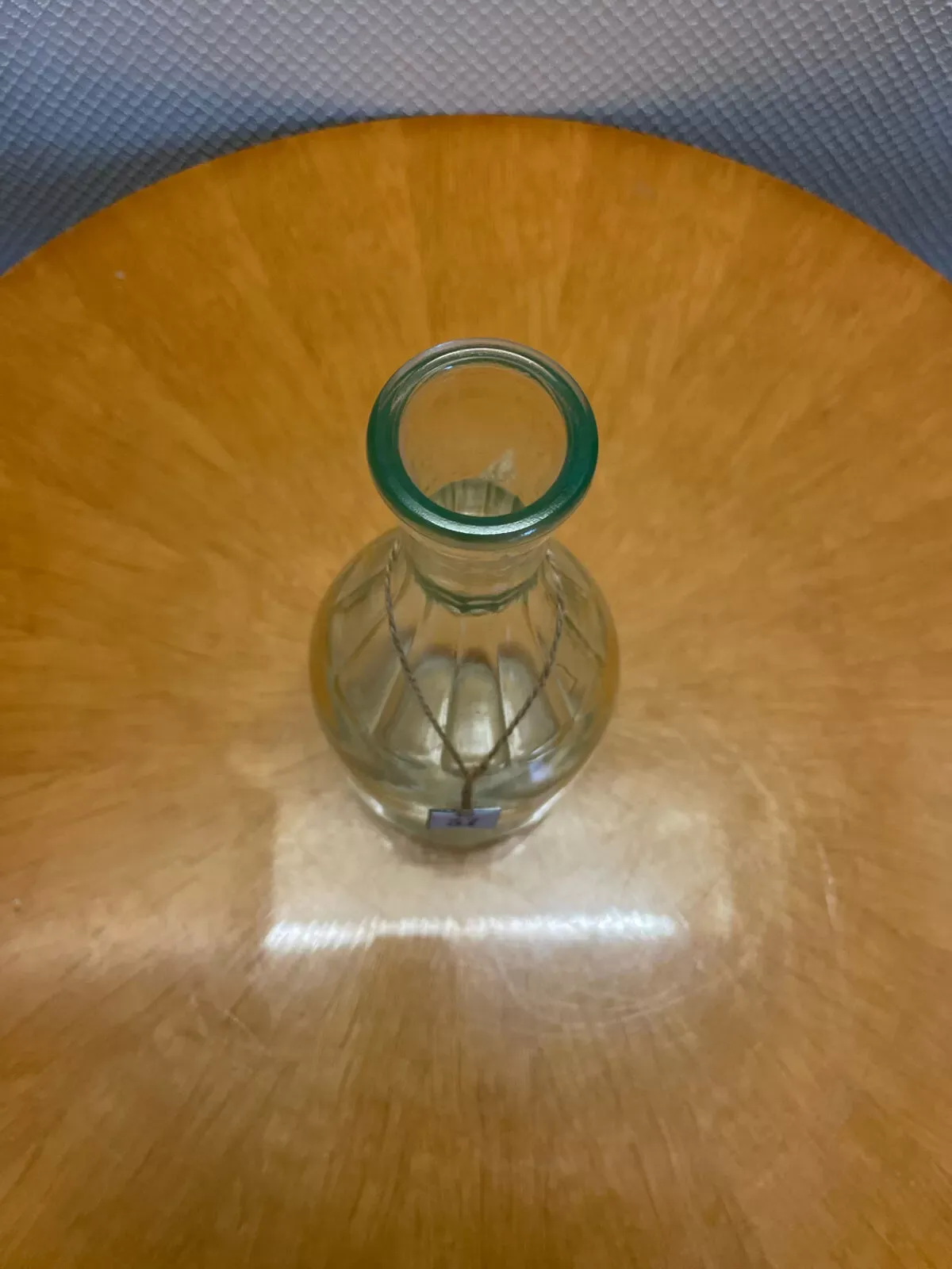 Illustration numéro 2 du produit Carafe en verre ancienne 1950