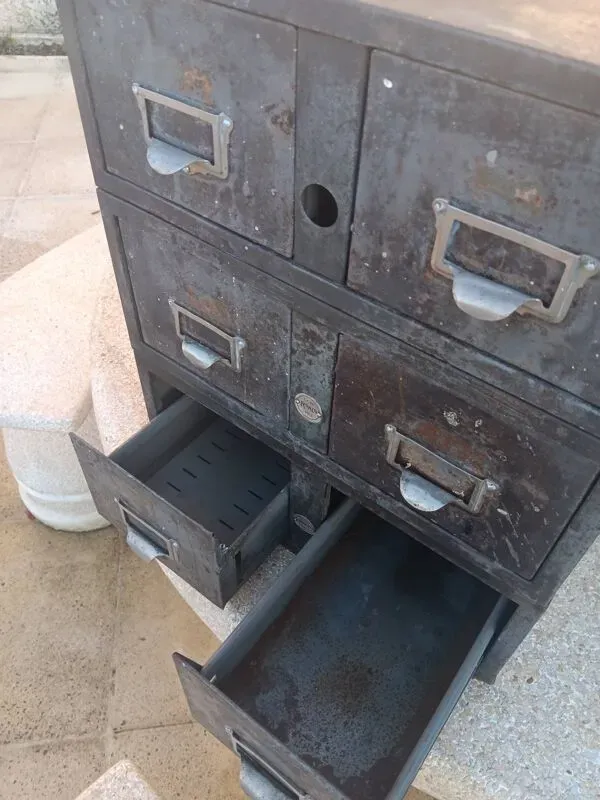 Illustration numéro 2 du produit Meuble industriel à tiroirs Ronéo