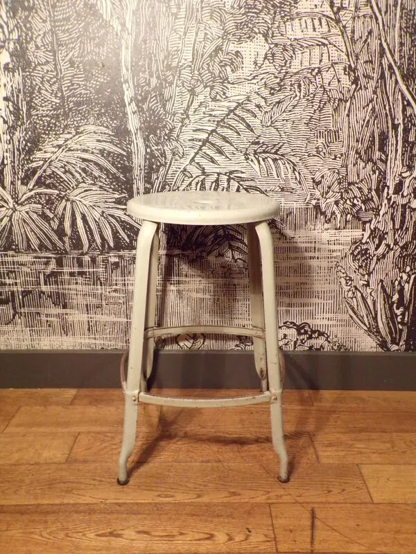 Illustration numéro 2 du produit Tabouret d'atelier Nicolle