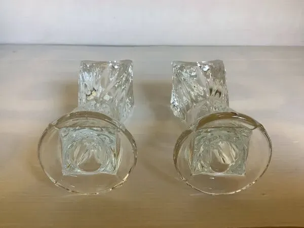 Illustration numéro 2 du produit Paire de bougeoirs vases année 50