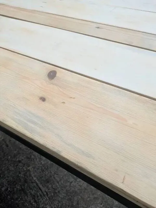 Illustration numéro 2 du produit Table industrielle