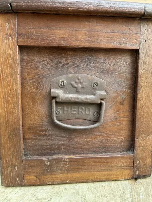 Illustration numéro 2 du produit Meuble de métier en teck birman