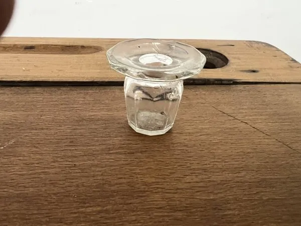 Illustration numéro 2 du produit Rare Ancien Pupitre écolier Art avec encrier