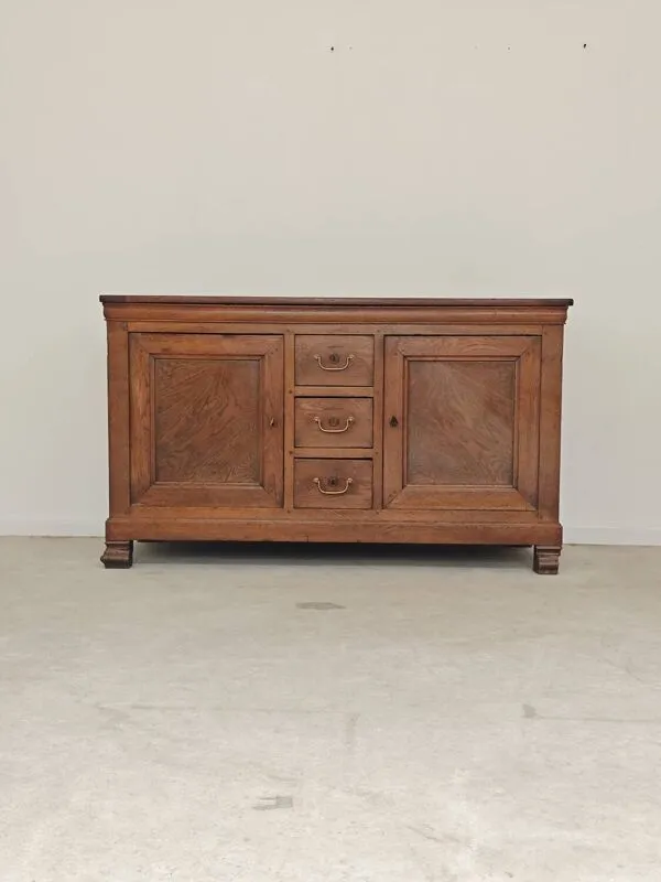 Illustration numéro 2 du produit Ancien meuble de métier bois massif , buffet pétrin 18eme siècle