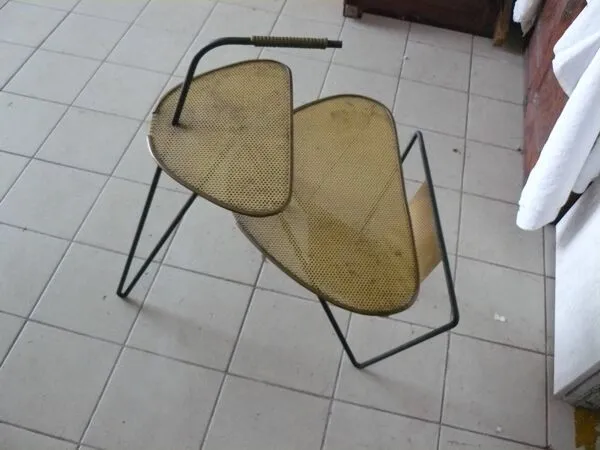 Illustration numéro 2 du produit Porte revues tole perforée