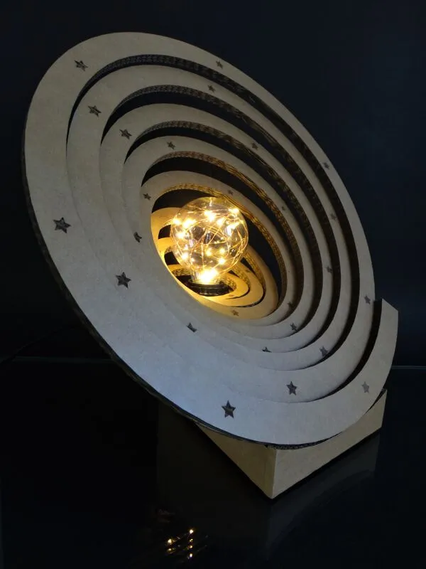 Illustration numéro 2 du produit Lampe à poser ''Saturne