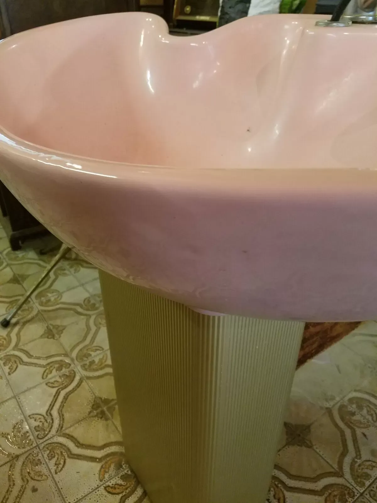 Illustration numéro 2 du produit Vasque en céramique émaillée