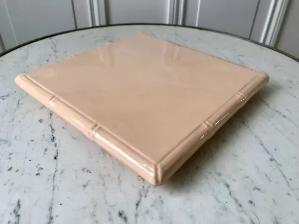 Illustration numéro 2 du produit Dessous de plat en faïence rose effet bambou digoin sarreguemines années 50