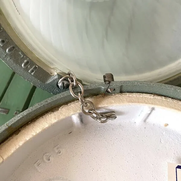 Illustration numéro 2 du produit Plafonnier industriel holophane CE 200