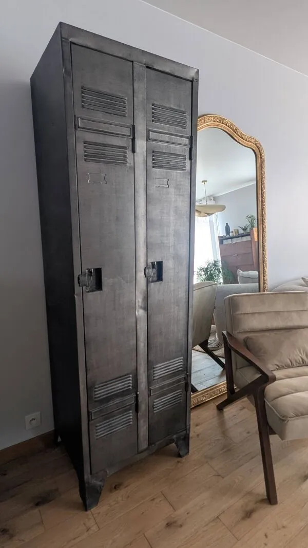 Illustration numéro 2 du produit Vestiaire d'usine marque Atal