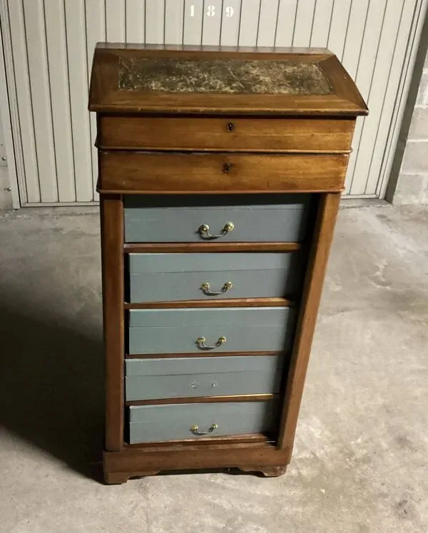 Illustration numéro 2 du produit Pupitre de notaire 19 Eme époque restauration