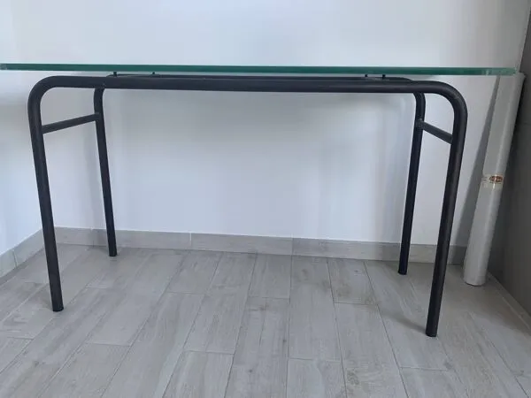 Illustration numéro 2 du produit Bureau ecolier avec plateau en verre