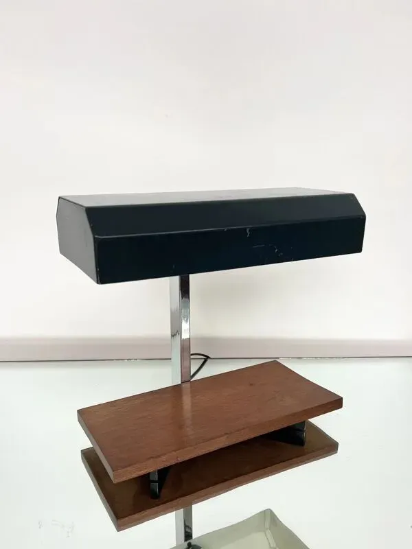 Illustration numéro 2 du produit Lampe de bureau en teck et métal laqué gris, années 50