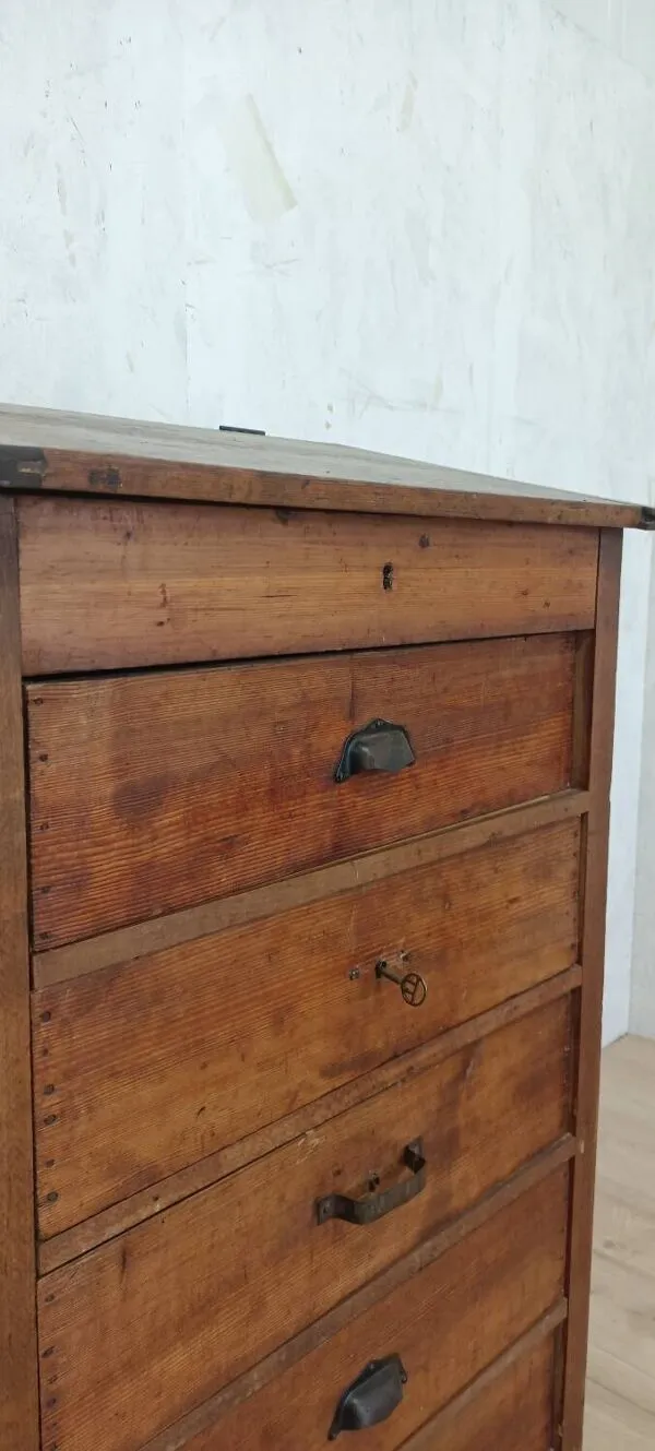 Illustration numéro 2 du produit Meuble de métier imprimeur