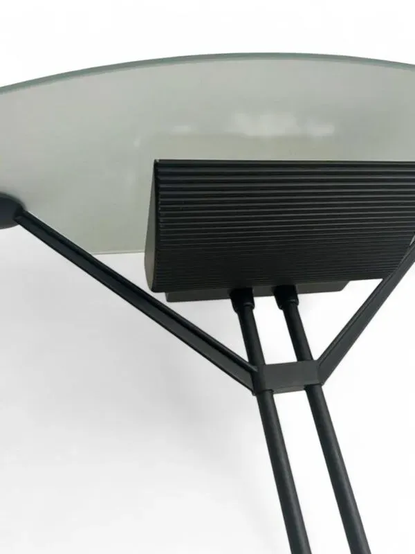 Illustration numéro 2 du produit Lampadaire halogène noir – design Sigheaki Asahara, circa 1980
