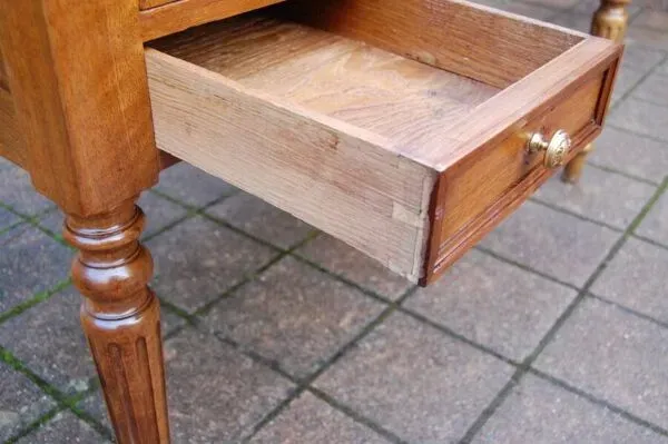 Illustration numéro 2 du produit Bureau Louis Philippe en noyer fin du 19e siècle