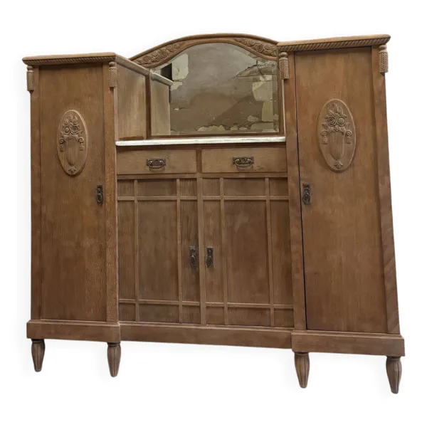 Illustration numéro 2 du produit Buffet en chêne