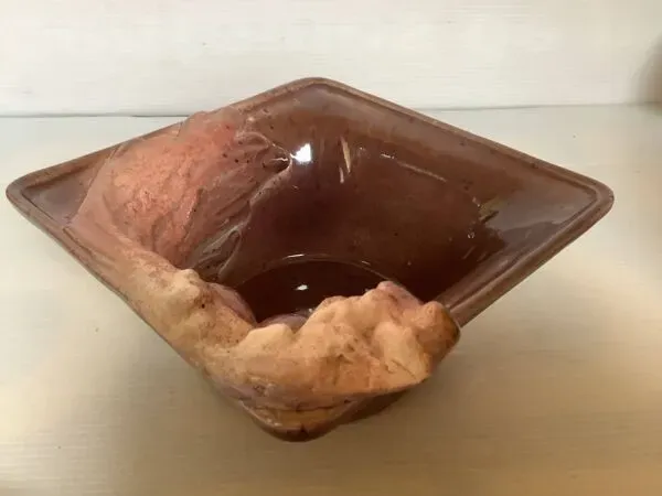 Illustration numéro 2 du produit Vide poche en céramique travaillée