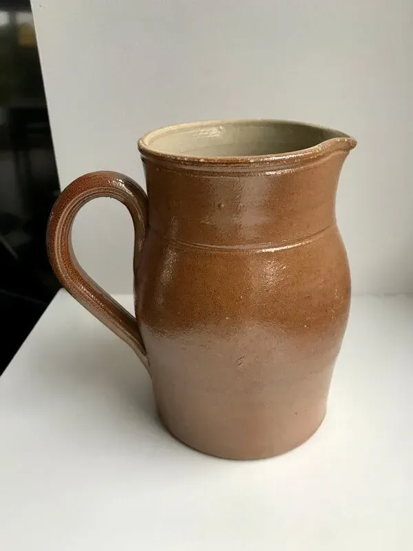 Illustration numéro 2 du produit Pichet en grès marron Digoin Sarreguemines vintage