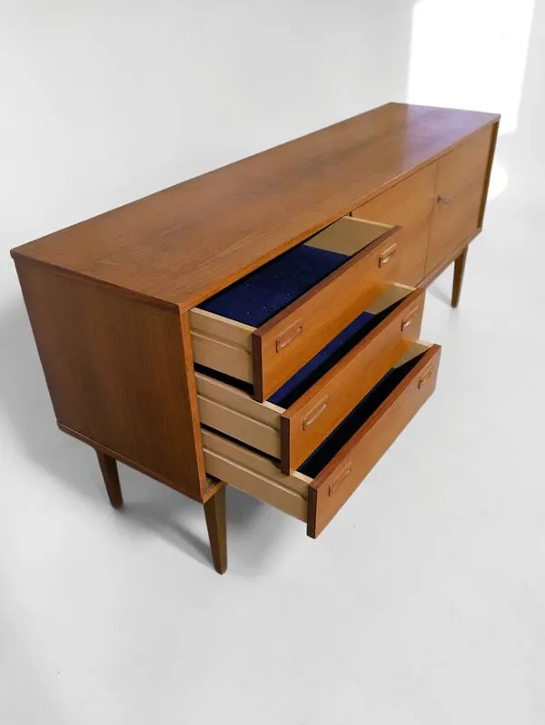 Illustration numéro 2 du produit Enfilade scandinave en teck - Vintage 1960 1970