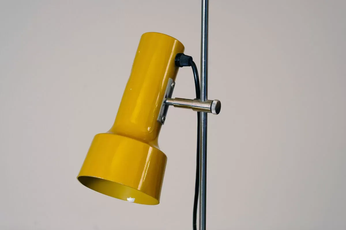 Illustration numéro 2 du produit Lampe style indus 1960's