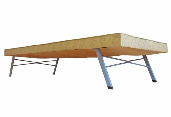 Illustration numéro 2 du produit Lit de jour pliable vintage des années 50