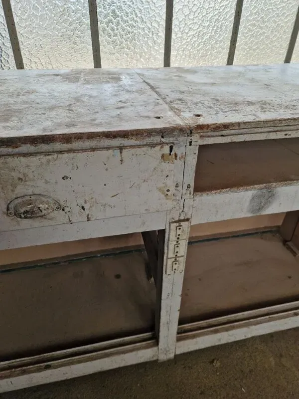 Illustration numéro 2 du produit Meuble de metier établi/comptoir