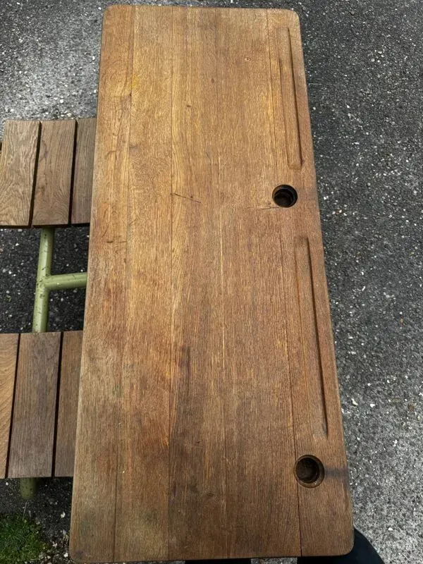 Illustration numéro 2 du produit Bureau d'écolier