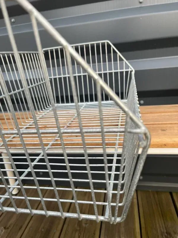 Illustration numéro 2 du produit Casier de rangement en fil métallique