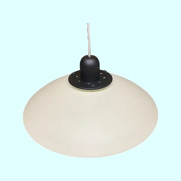 Illustration numéro 2 du produit Suspension vintage couleur blanche  danoise des années 70