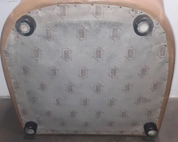 Illustration numéro 2 du produit Paire de fauteuil club en cuir :roche et bobois