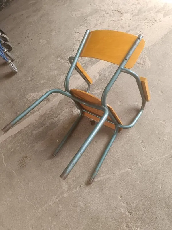 Illustration numéro 2 du produit Fauteuil de maître d'ecole