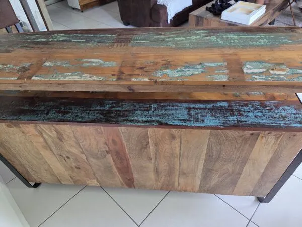 Illustration numéro 2 du produit Buffet en bois de récupération laqué Multicolore INDUSTRIAL