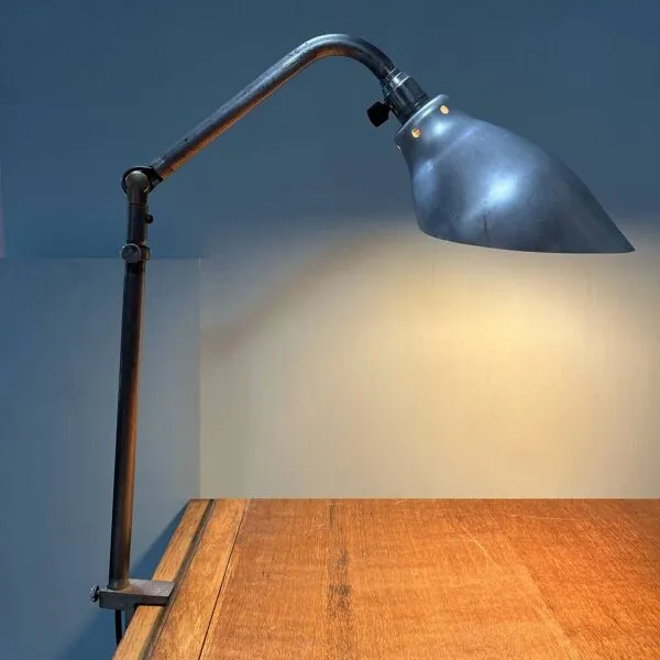 Illustration numéro 2 du produit Lampe d'atelier KI-E-KLAIR
