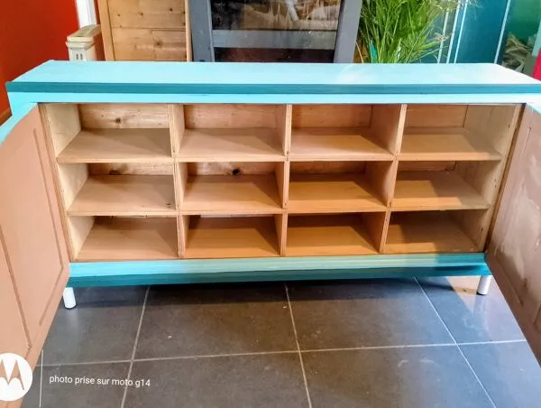 Illustration numéro 2 du produit Meuble bas à casiers rénové