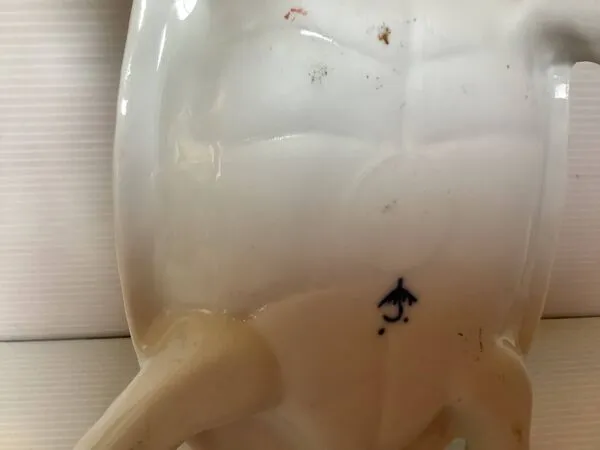 Illustration numéro 2 du produit Vase pique fleurs tortue