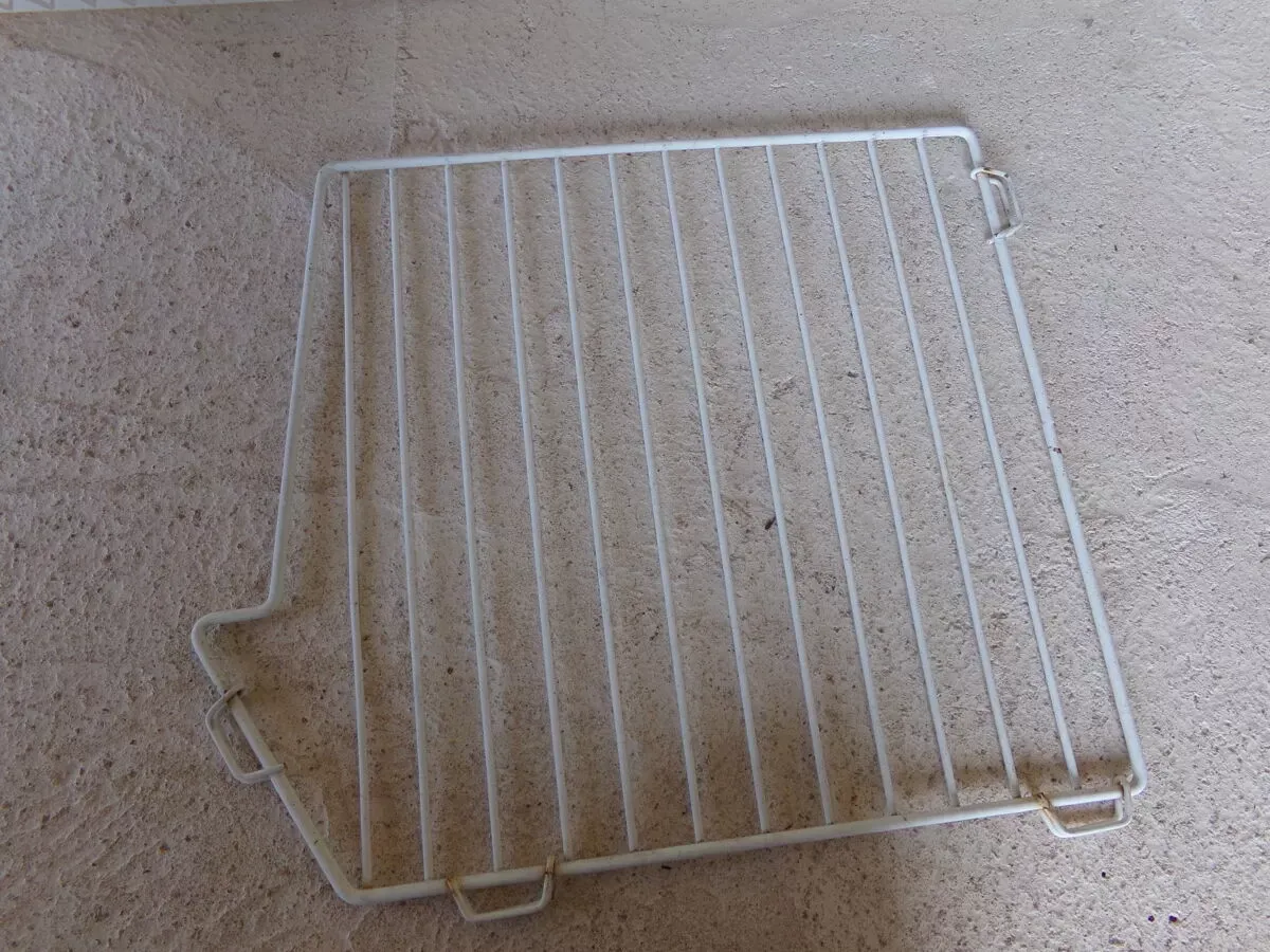 Illustration numéro 2 du produit Étagère d'épicerie en métal