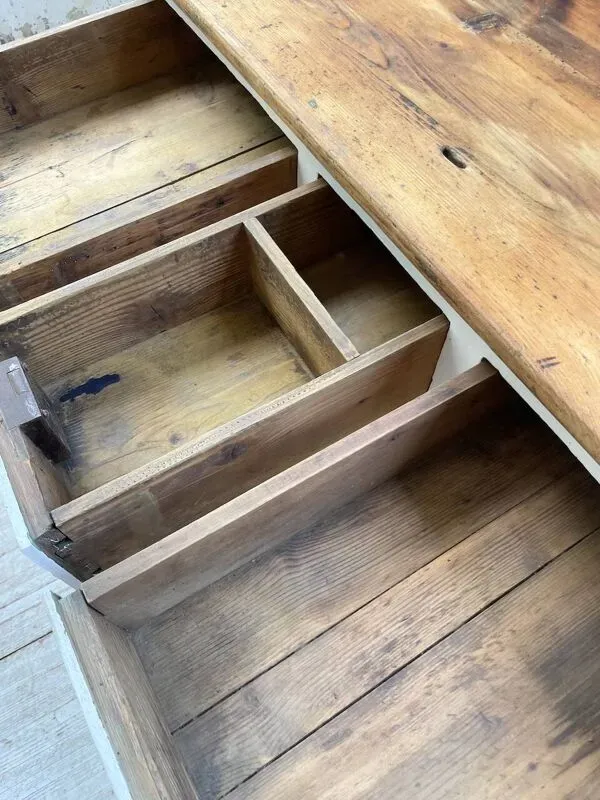 Illustration numéro 2 du produit Meuble de métier enfilade patine blanche